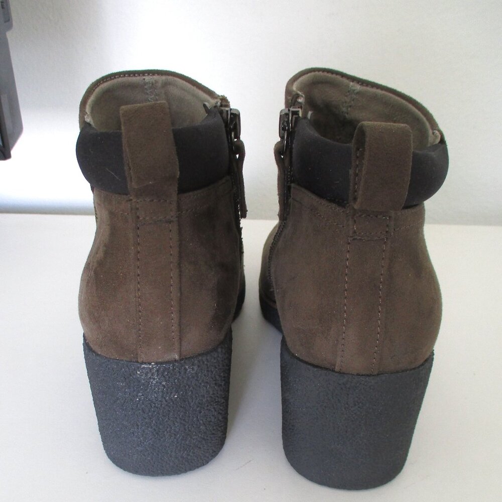 Dr. Scholl's "Berklie" Womens Taupe Faux Suede 2.5" Rubber Wedge Ankle Boot- 10M - Picture 8 of 9